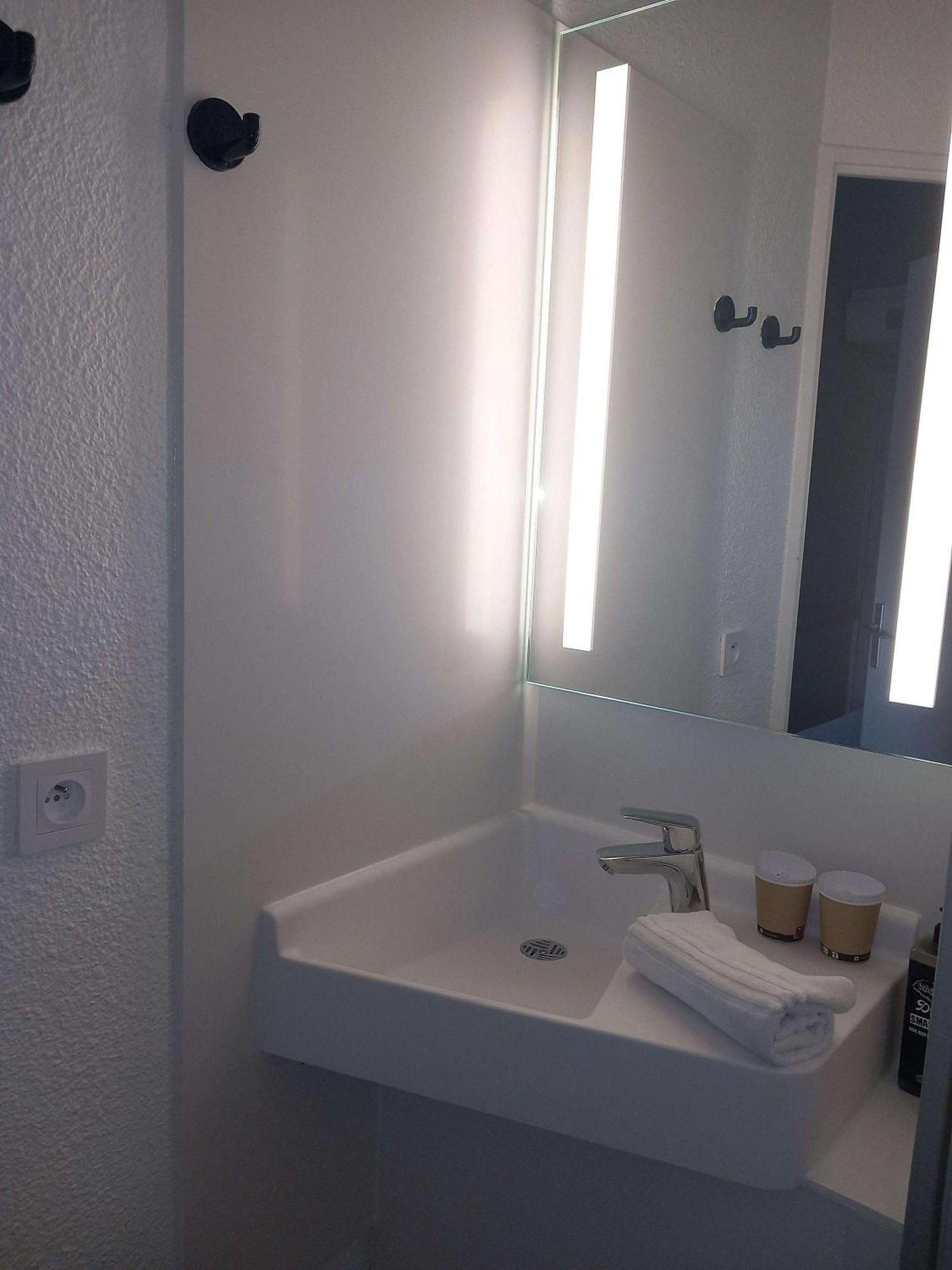 Ibis Budget Arles Sud Fourchon Esterno foto